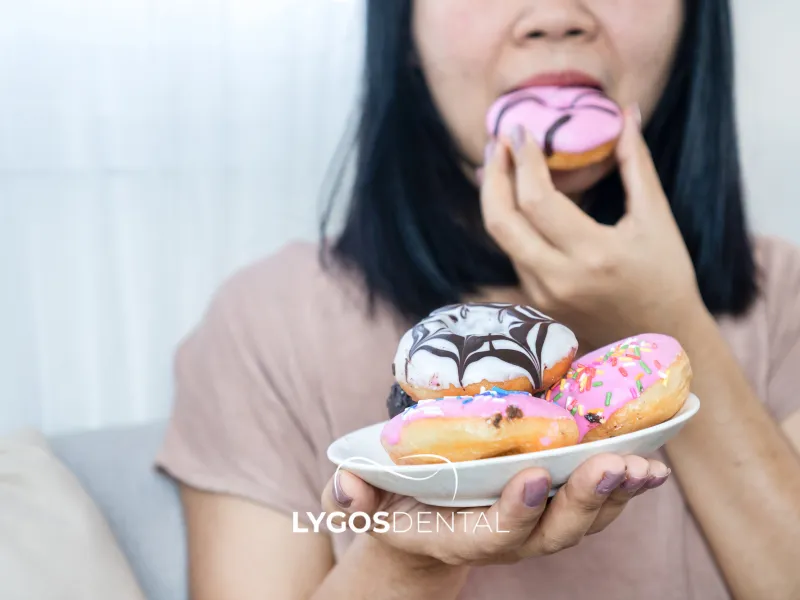 L’effetto degli alimenti zuccherati sullo smalto dei denti