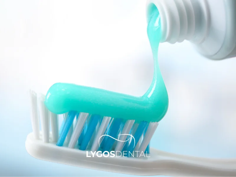 Il dentifricio al fluoro è dannoso? | LYGOS DENTAL