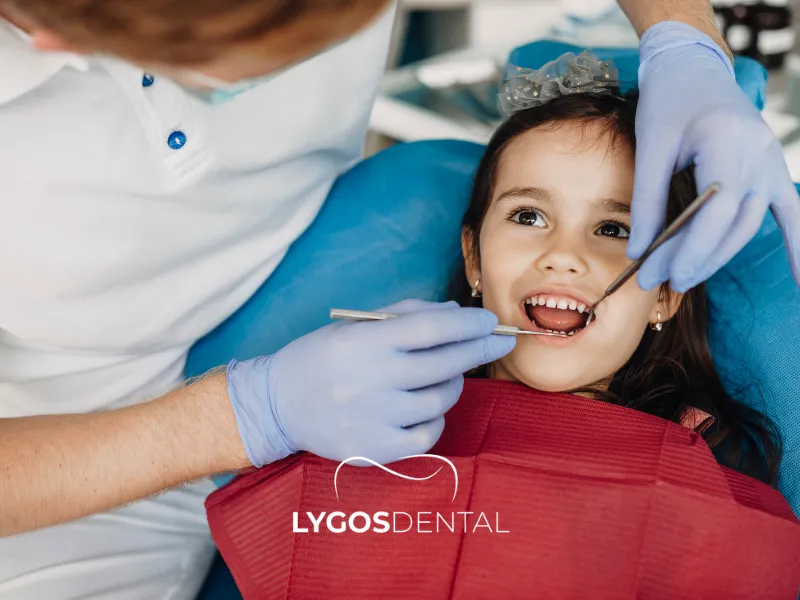 Cos’è l’odontoiatria sedativa per bambini? Una guida semplice e sincera per i genitori