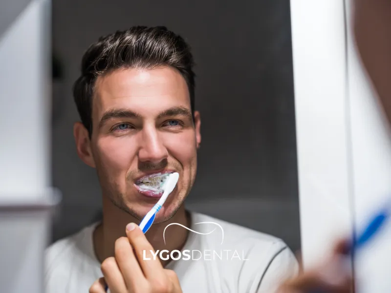 Cos’è la regola del 2-2-2 per lavarsi i denti?