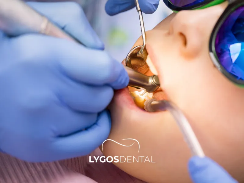 Che cos’è la regola del 7-4 e perché è importante nell’odontoiatria pediatrica?